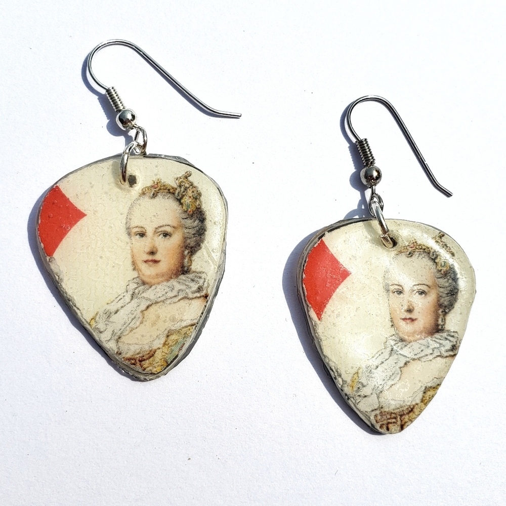 Earrings Upcycled QUEEN DIANONDS MADAME POMPADO Royal Vintage Playing Cards